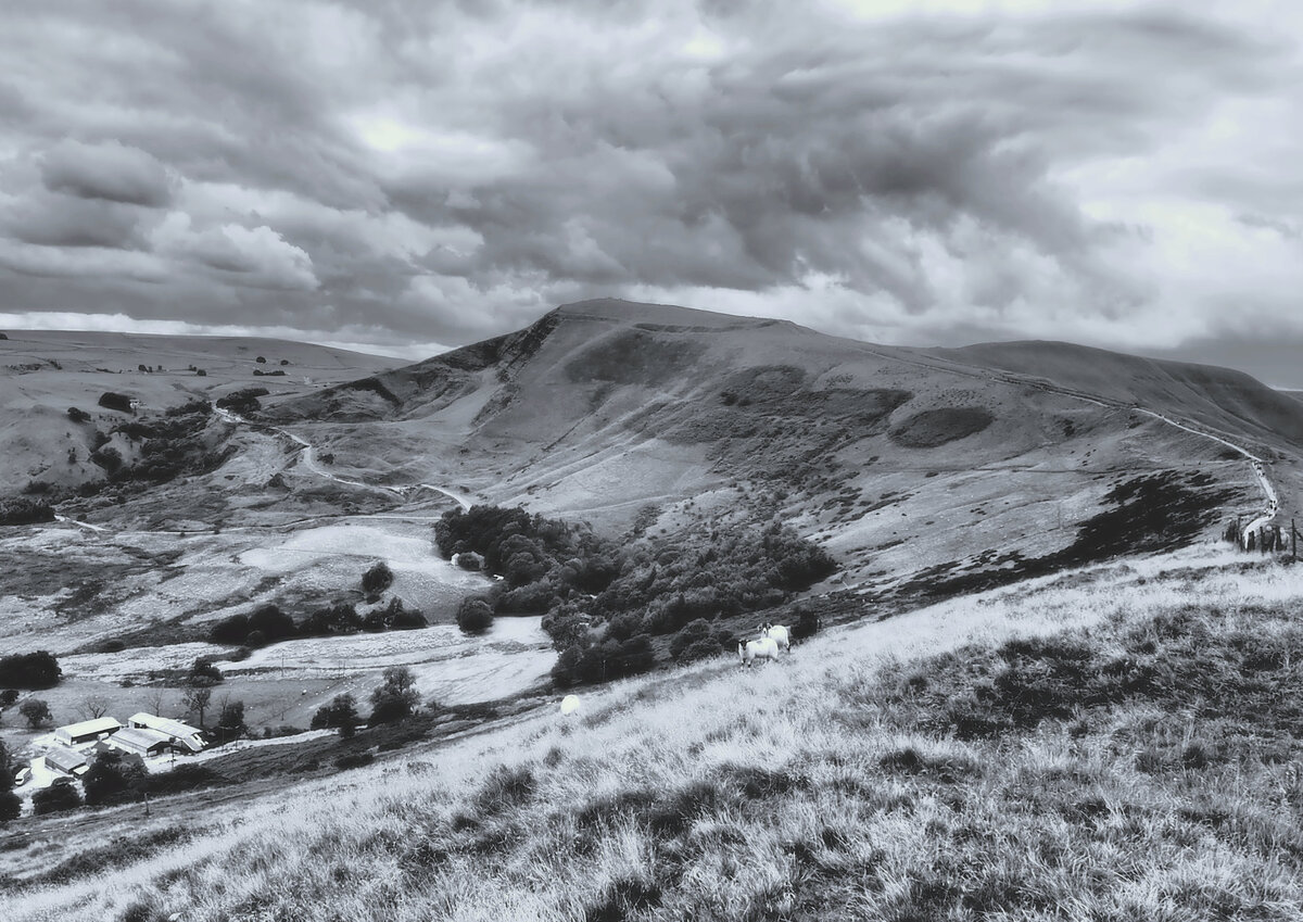 5th The Shivering Mountain by Graham Bradshaw
